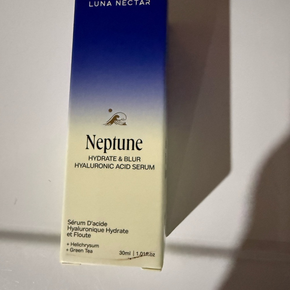 Hydrate & Blur Hyaluronic Acid Serum - Blue/Cream